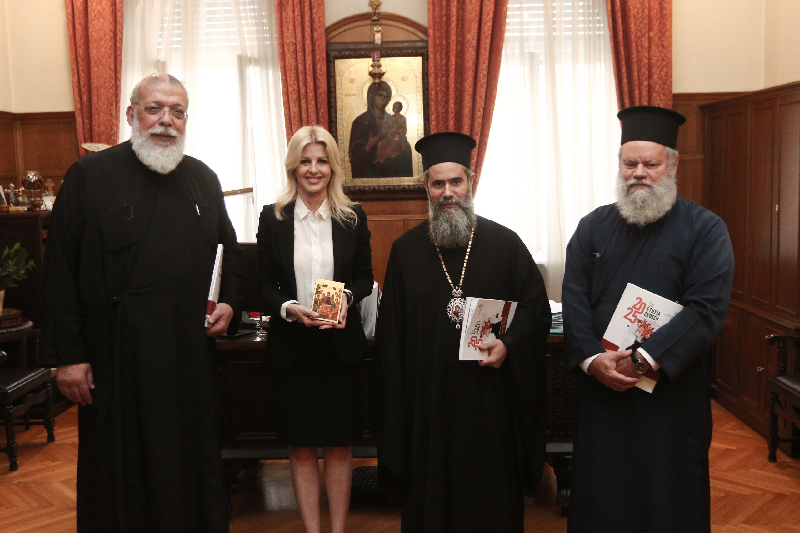 Υπεγράφη μνημόνιο Αρχιεπισκοπής Αθηνών και Υπουργείου Κοινωνικής Συνοχής - μια φωτογραφία 7