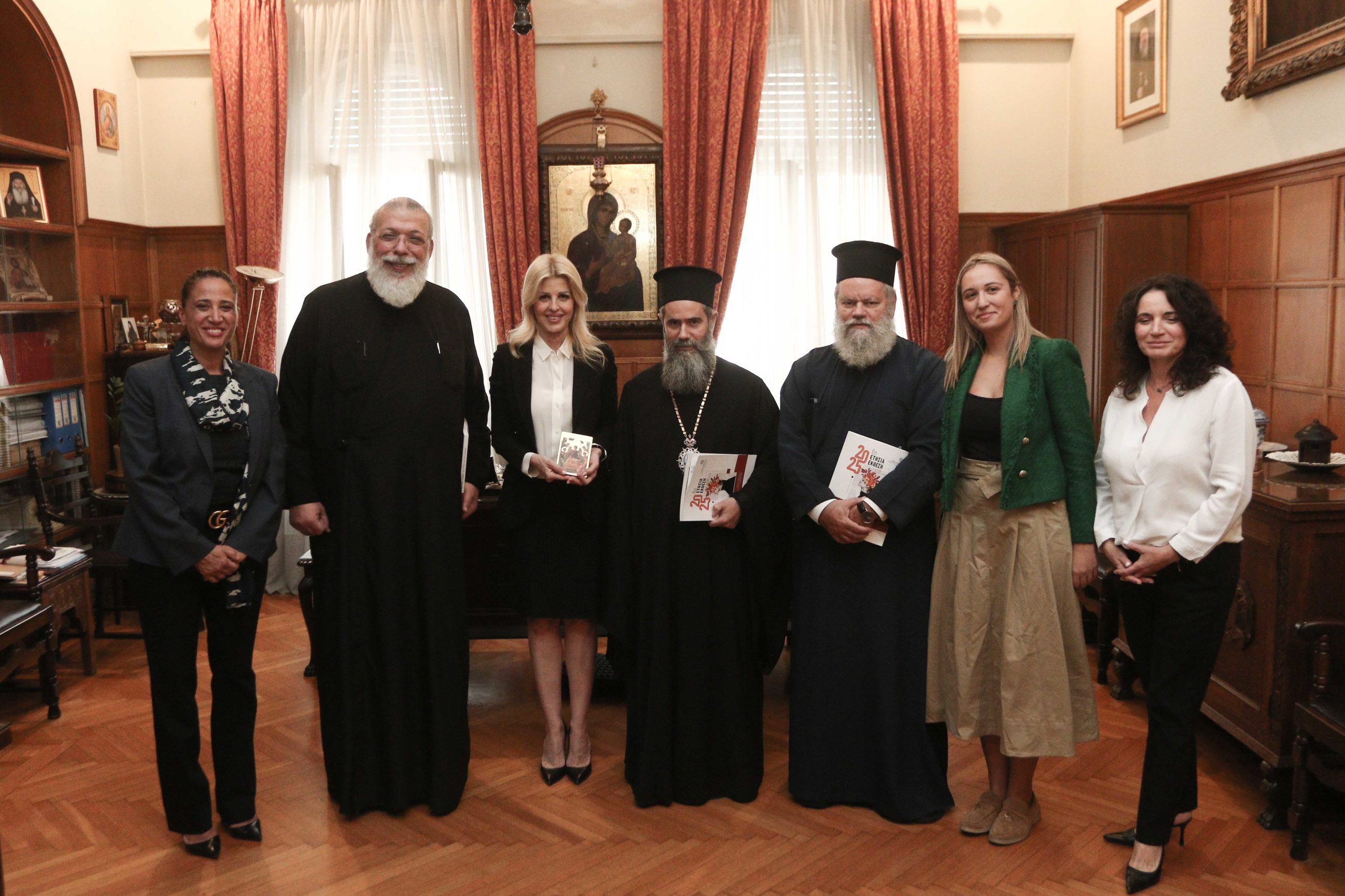 Υπεγράφη μνημόνιο Αρχιεπισκοπής Αθηνών και Υπουργείου Κοινωνικής Συνοχής - μια φωτογραφία 8