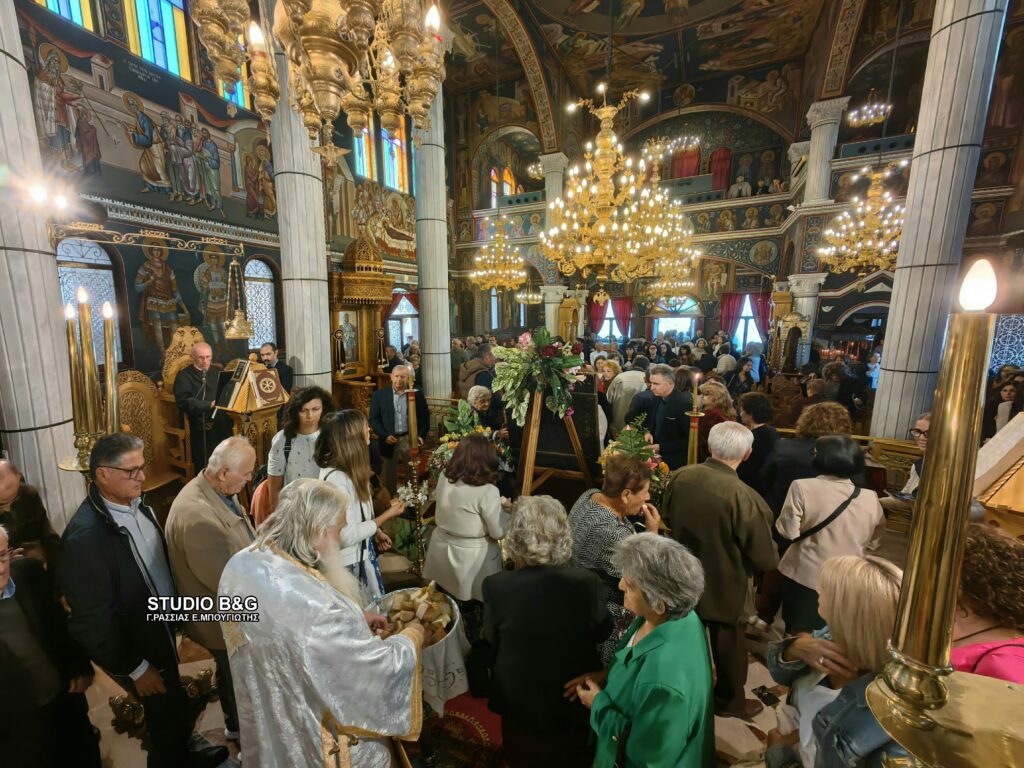 Κοσμοσυρροή στο Ναύπλιο για την Παναγία του Όρους των Ελαιών - μια φωτογραφία 13