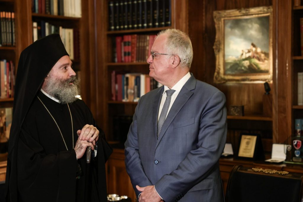 Ο Προεδρος της Δημοκρατίας δέχθηκε τον Αρχιεπίσκοπο Αυστραλίας - μια φωτογραφία 2
