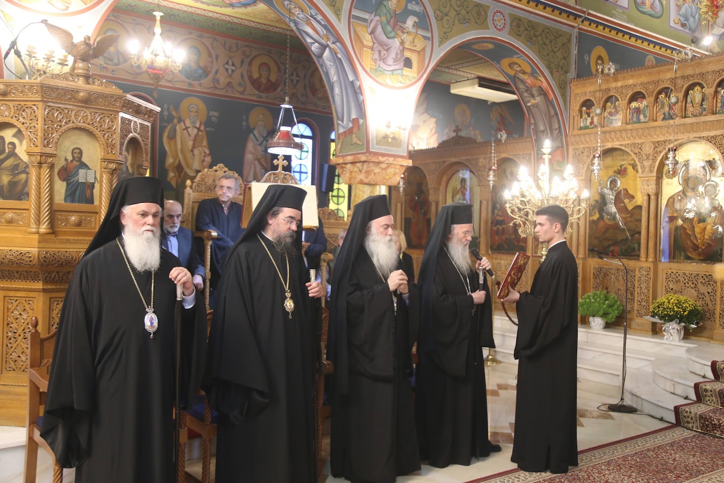 Εορτάστηκαν πανηγυρικά τα ονομαστήρια του Μητροπολίτη Ναυπάκτου Ιεροθέου - μια φωτογραφία 2