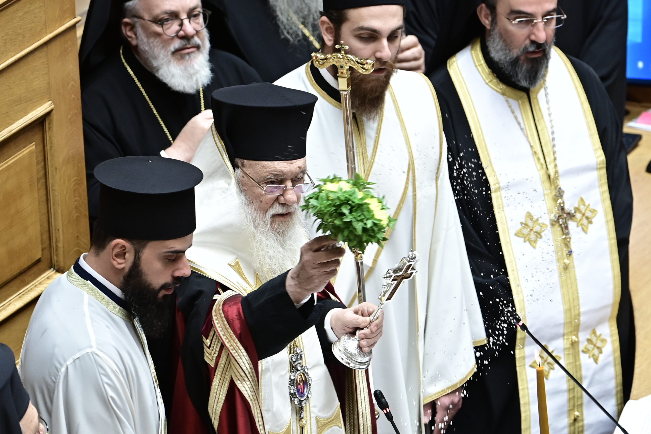 Ο Αρχιεπίσκοπος Ιερώνυμος τέλεσε τον Αγιασμό για τη Δ’ Σύνοδο της Βουλής - μια φωτογραφία 2