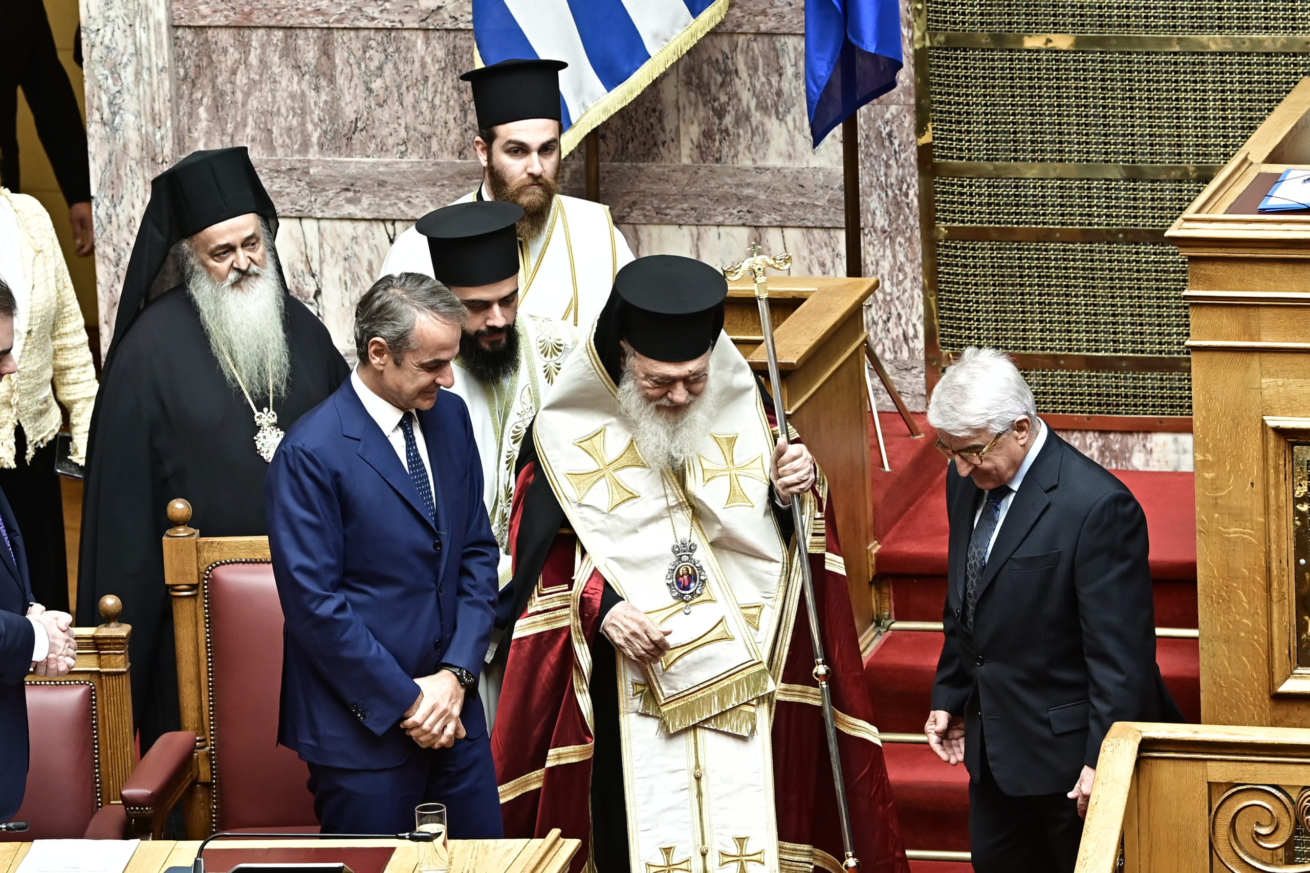 Ο Αρχιεπίσκοπος Ιερώνυμος τέλεσε τον Αγιασμό για τη Δ’ Σύνοδο της Βουλής - μια φωτογραφία 7
