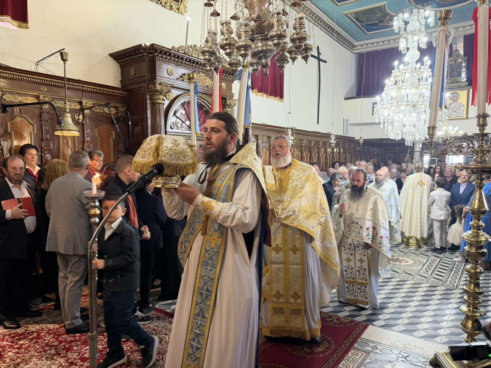 Χειροτονία Πρεσβυτέρου τελέστηκε από τον Μητροπολίτη Κερκύρας - μια φωτογραφία 7