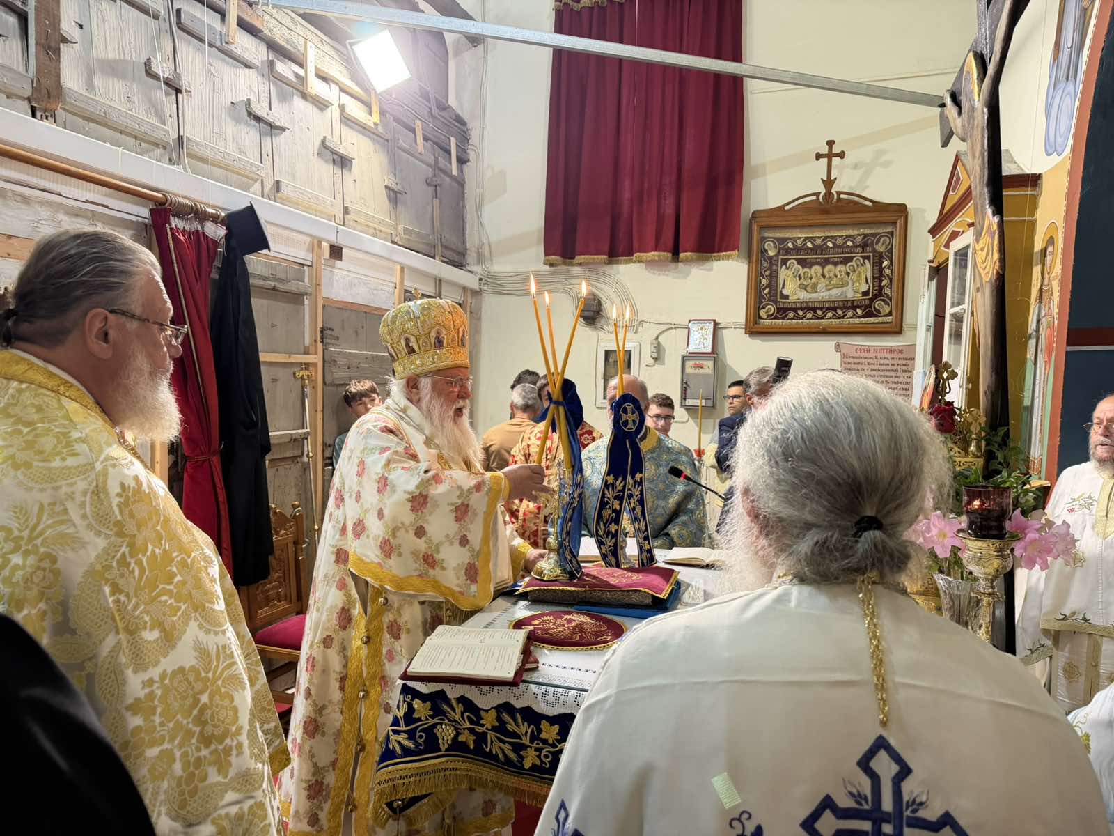 Χειροτονία Πρεσβυτέρου τελέστηκε από τον Μητροπολίτη Κερκύρας - μια φωτογραφία 11