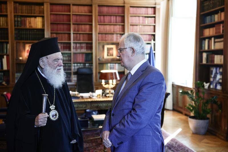 Ο Αρχιεπίσκοπος Ιερώνυμος συναντήθηκε με τον Πρόεδρο της Δημοκρατίας - μια φωτογραφία 3