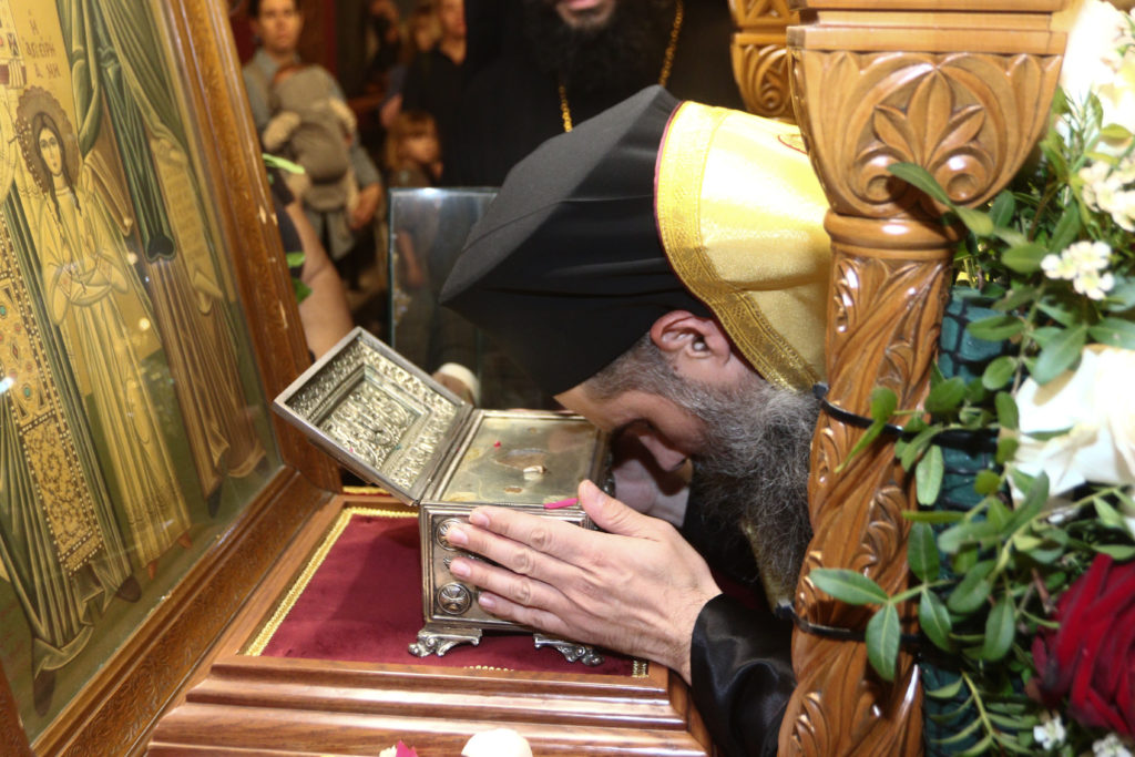 Λαμπρά υποδοχή Ιερών Λειψάνων από τη Μυτιλήνη στον Άγιο Ανδρέα Άνω Πατησίων - μια φωτογραφία 1