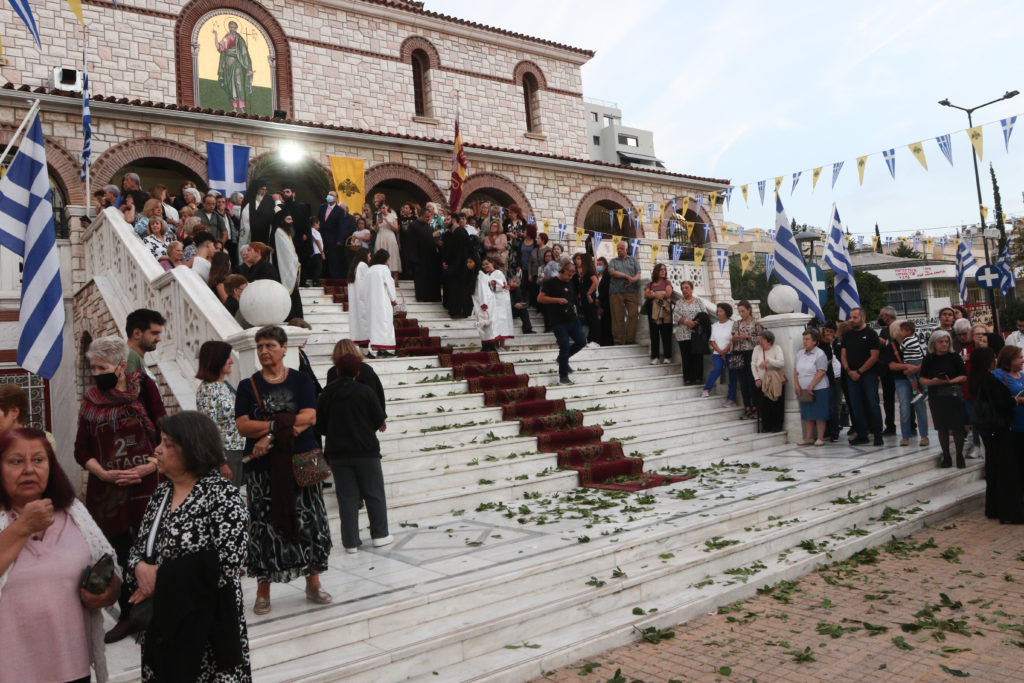 Λαμπρά υποδοχή Ιερών Λειψάνων από τη Μυτιλήνη στον Άγιο Ανδρέα Άνω Πατησίων - μια φωτογραφία 2