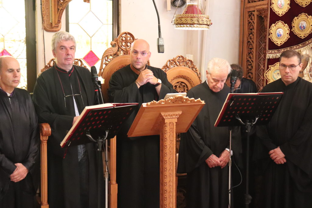 Ο Επίσκοπος Ιλίου Ραφαήλ λειτούργησε στον Άγιο Δημήτριο Αττικής - μια φωτογραφία 2
