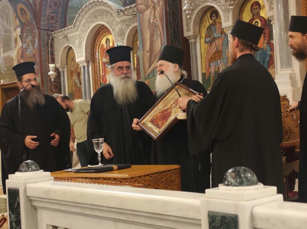 Ο Γέροντας Εφραίμ μίλησε για τον Άγιο Ιωάννη Κροστάνδης στον Πειραιά - μια φωτογραφία 5