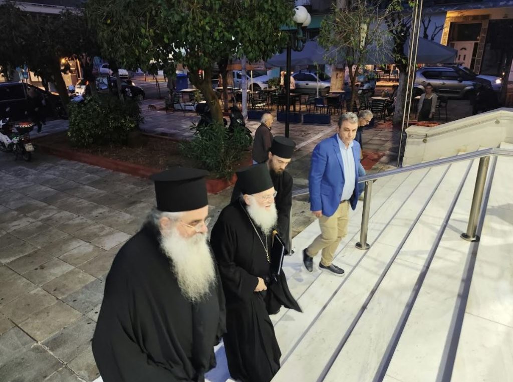 Ο Γέροντας Εφραίμ μίλησε για τον Άγιο Ιωάννη Κροστάνδης στον Πειραιά - μια φωτογραφία 8