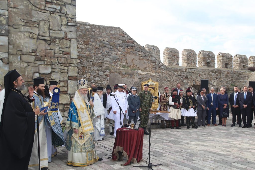 Θεία Λειτουργία και λιτανεία για την επέτειο της Ναυμαχίας τελέστηκε στη Ναύπακτο - μια φωτογραφία 4