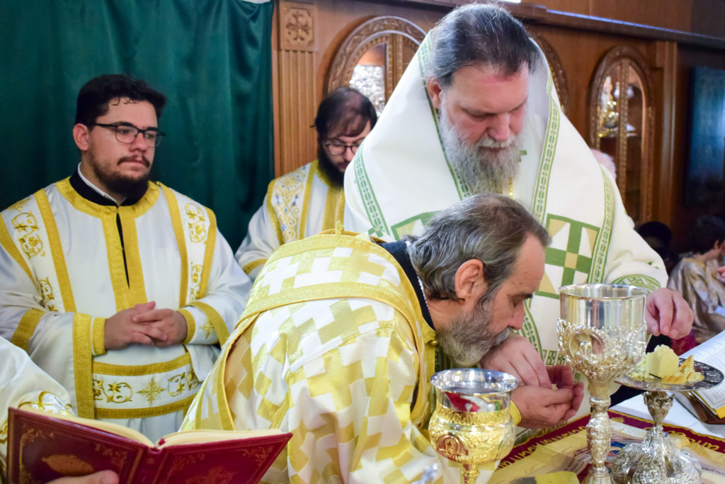Χειροτονία διακόνου τελέστηκε στον Άγιο Ευστάθιο Νέας Ιωνίας - μια φωτογραφία 17