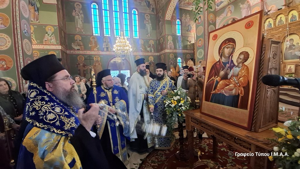 Αντίγραφο της Παναγίας Πορταΐτισσας υποδέχθηκε η Αγία Βαρβάρα Αγρινίου - μια φωτογραφία 2