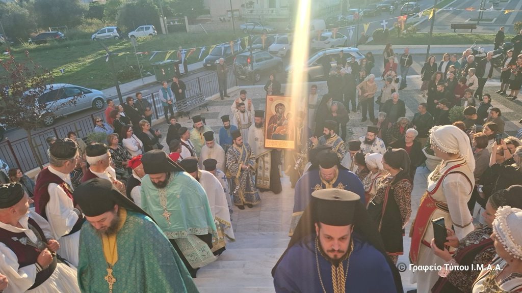 Αντίγραφο της Παναγίας Πορταΐτισσας υποδέχθηκε η Αγία Βαρβάρα Αγρινίου - μια φωτογραφία 6