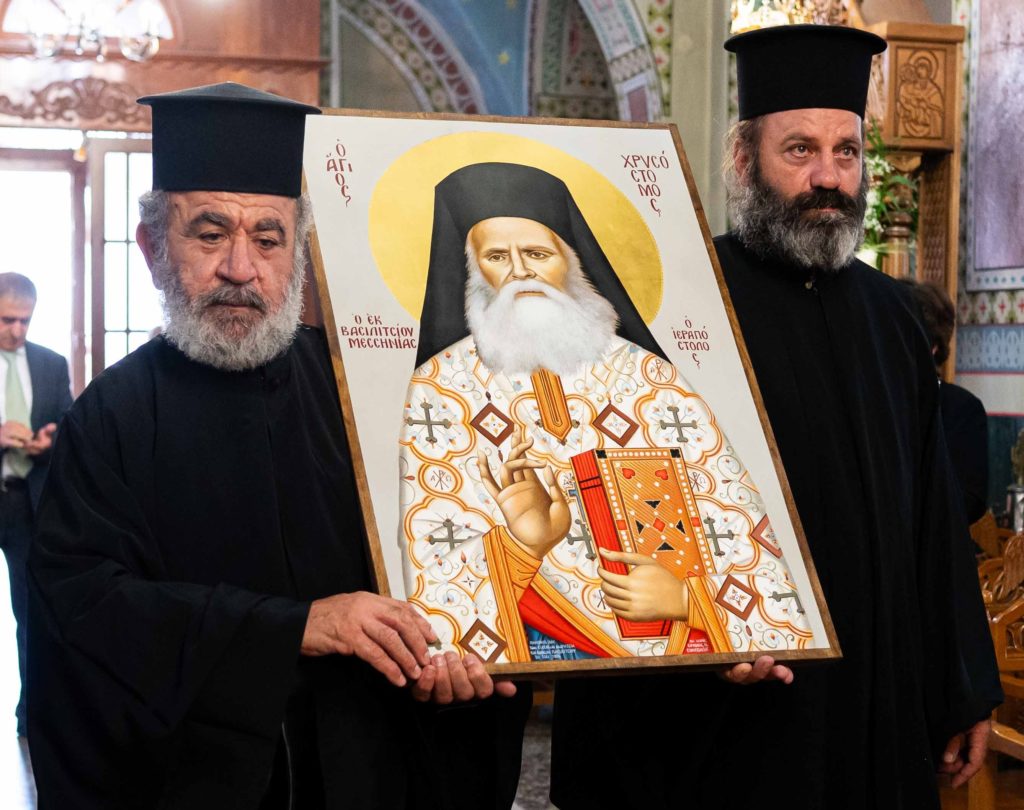 Ενθρονίστηκε η Εφέστιος Εικόνα του Αγίου Χρυσοστόμου του νέου στη γενέτειρά του - μια φωτογραφία 4