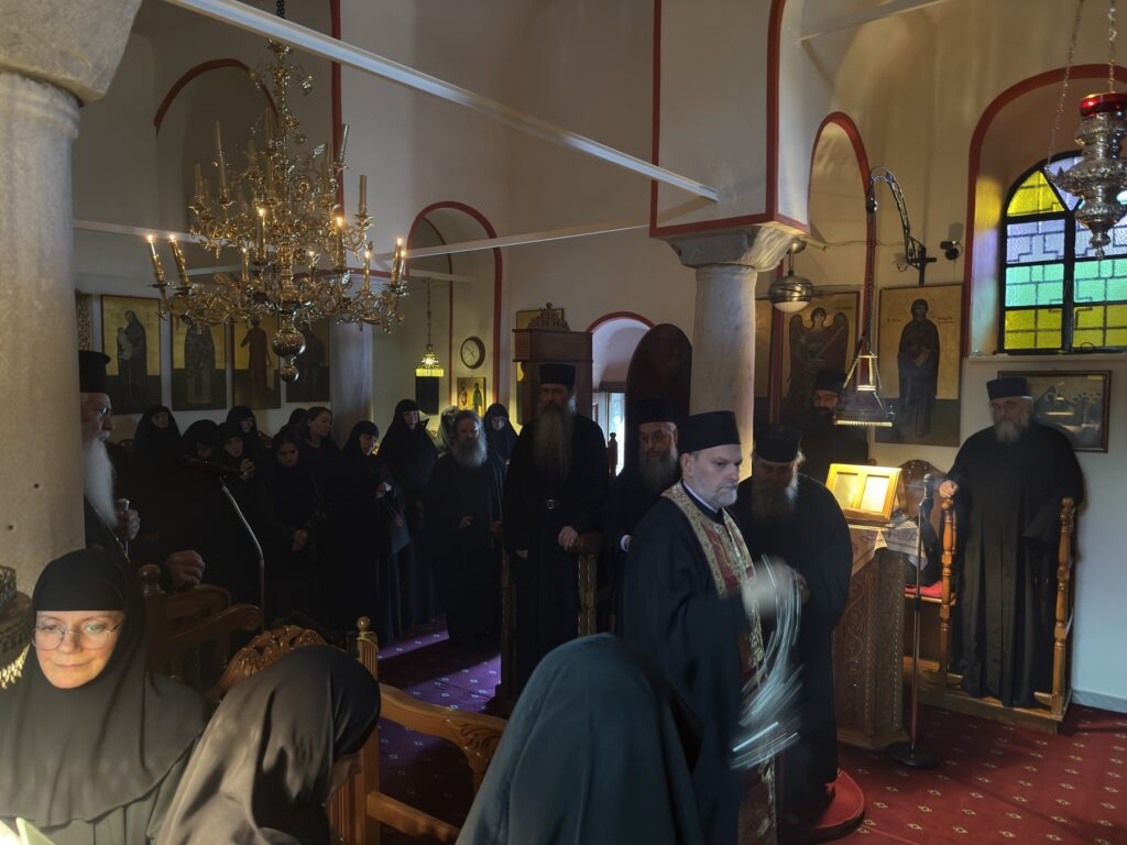 Ετήσια Μοναστική Σύναξη της Μητρόπολης Θηβών στη Μονή Μαζαρακίου - μια φωτογραφία 5