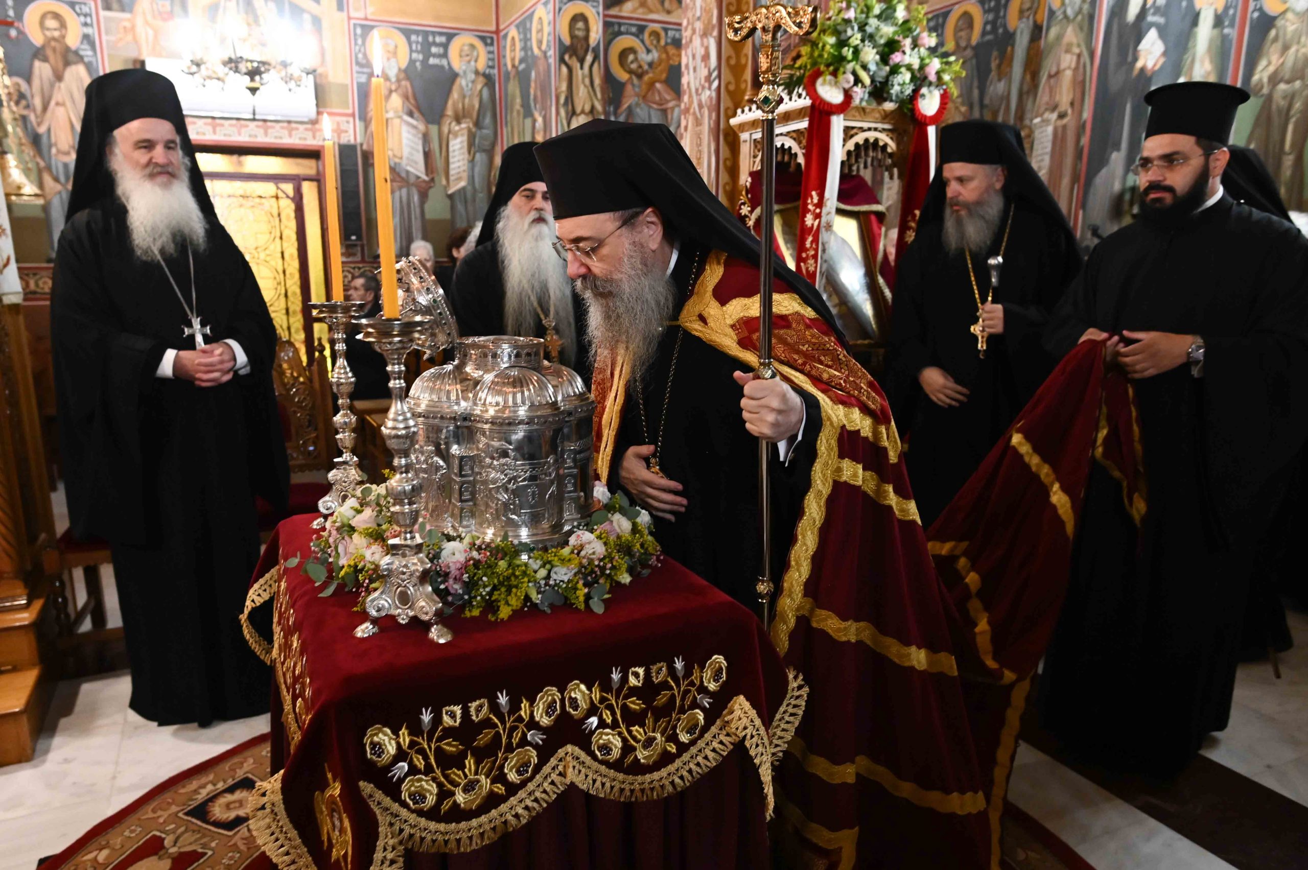 Αρχιερατικό Μνημόσυνο για τον π. Ιωήλ Γιαννακόπουλο τελέστηκε στη Καλαμάτα - μια φωτογραφία 11