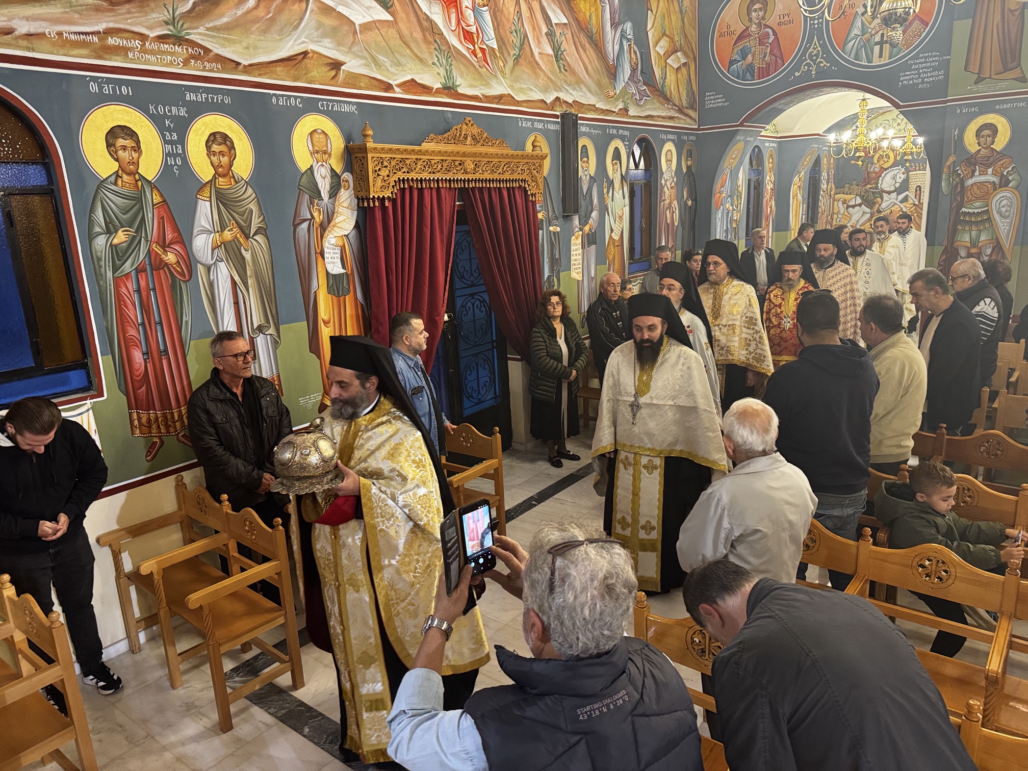 Με λαμπρότητα υποδέχθηκε το Περιστέρι τον Άγιο Κωνσταντίνο τον Υδραίο - μια φωτογραφία 9