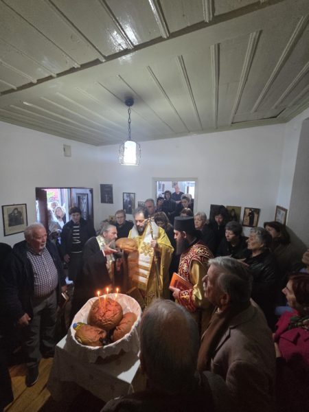 Τελέστηκε η πρώτη Θεία Λειτουργία στην οικία του Αγίου Παϊσίου στην Κόνιτσα - μια φωτογραφία 5