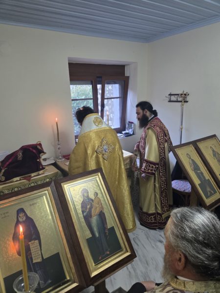 Τελέστηκε η πρώτη Θεία Λειτουργία στην οικία του Αγίου Παϊσίου στην Κόνιτσα - μια φωτογραφία 7