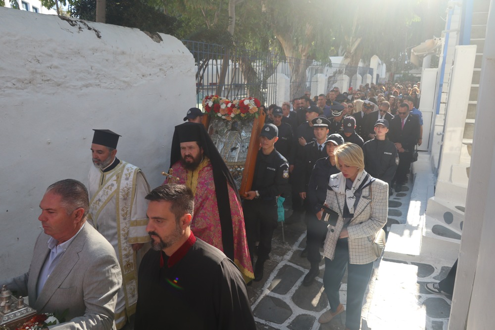 Μύκονος: Πάνδημος εορτασμός για τον Πολιούχο Άγιο Αρτέμιο - μια φωτογραφία 16