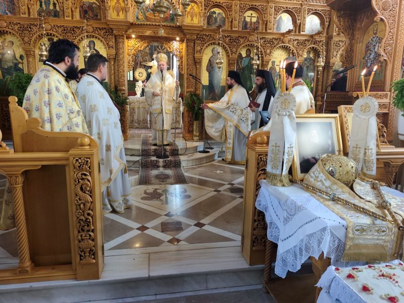 Θεία Λειτουργία στη Χαλκίδα για τον Άγ. Χριστόδουλο που διέπρεψε στην Εύβοια - μια φωτογραφία 1