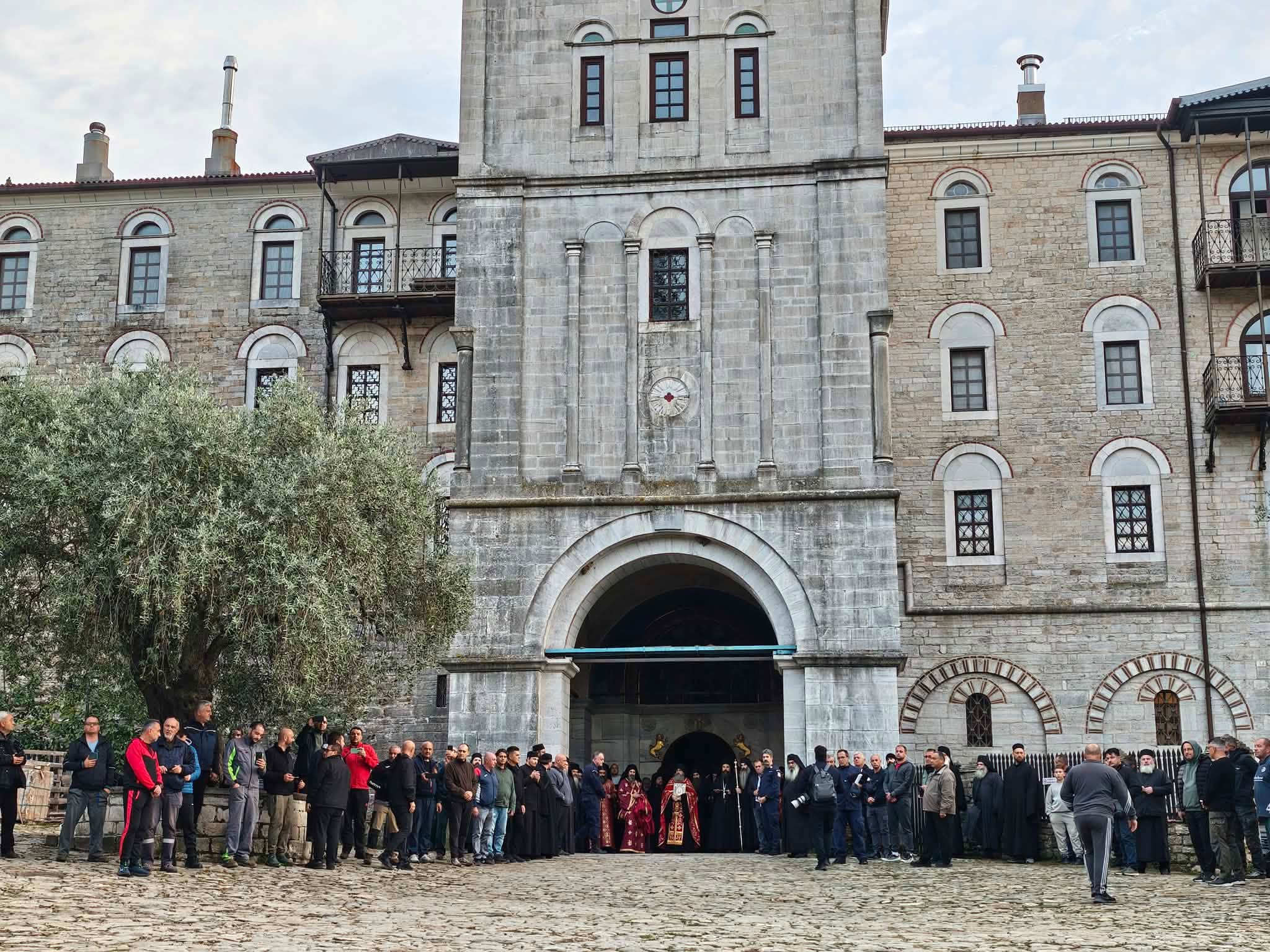 Στη Μονή Ζωγράφου ο Πατριάρχης Βουλγαρίας Δανιήλ έπειτα από μισό αιώνα - μια φωτογραφία 10