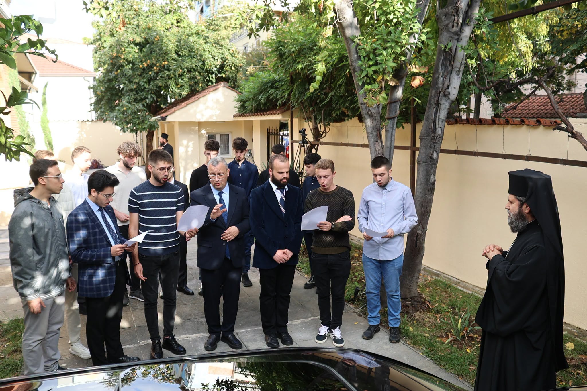 Εγκαινιάστηκε το νέο κτίριο της Σχολής Βυζαντινής Μουσικής στα Τίρανα - μια φωτογραφία 1