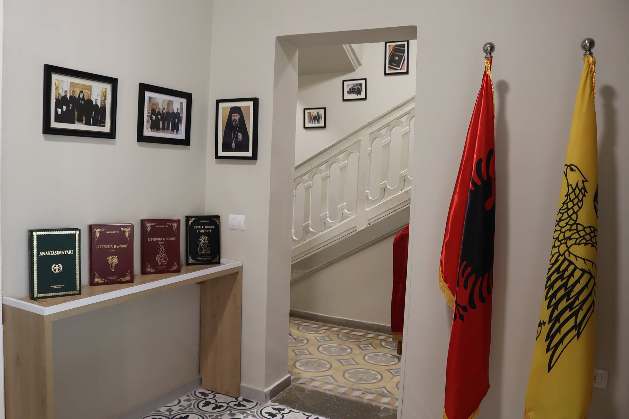 Εγκαινιάστηκε το νέο κτίριο της Σχολής Βυζαντινής Μουσικής στα Τίρανα - μια φωτογραφία 8