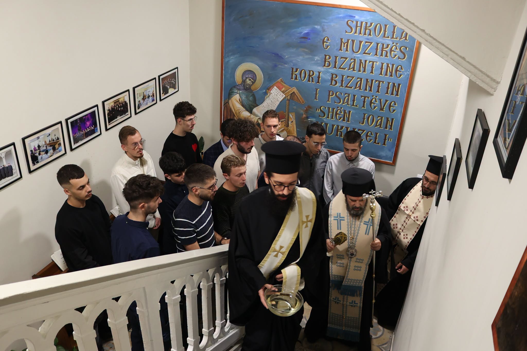 Εγκαινιάστηκε το νέο κτίριο της Σχολής Βυζαντινής Μουσικής στα Τίρανα - μια φωτογραφία 11