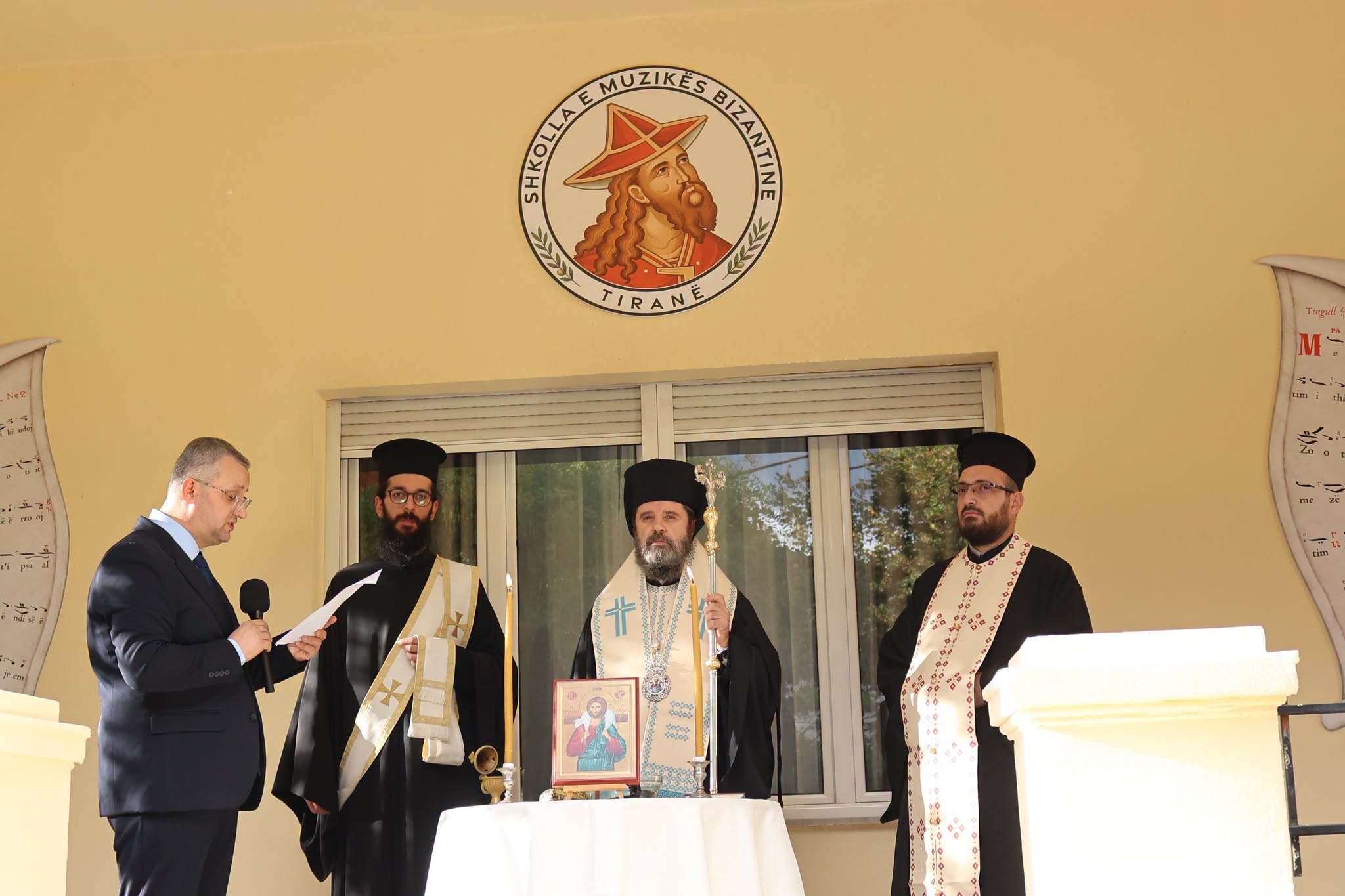 Εγκαινιάστηκε το νέο κτίριο της Σχολής Βυζαντινής Μουσικής στα Τίρανα - μια φωτογραφία 14