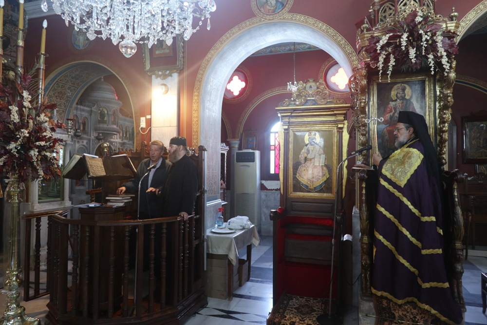 Δισαρχιερατική Θεία Λειτουργία στη Σύρο για τον Εφέσου Χρυσόστομο - μια φωτογραφία 3