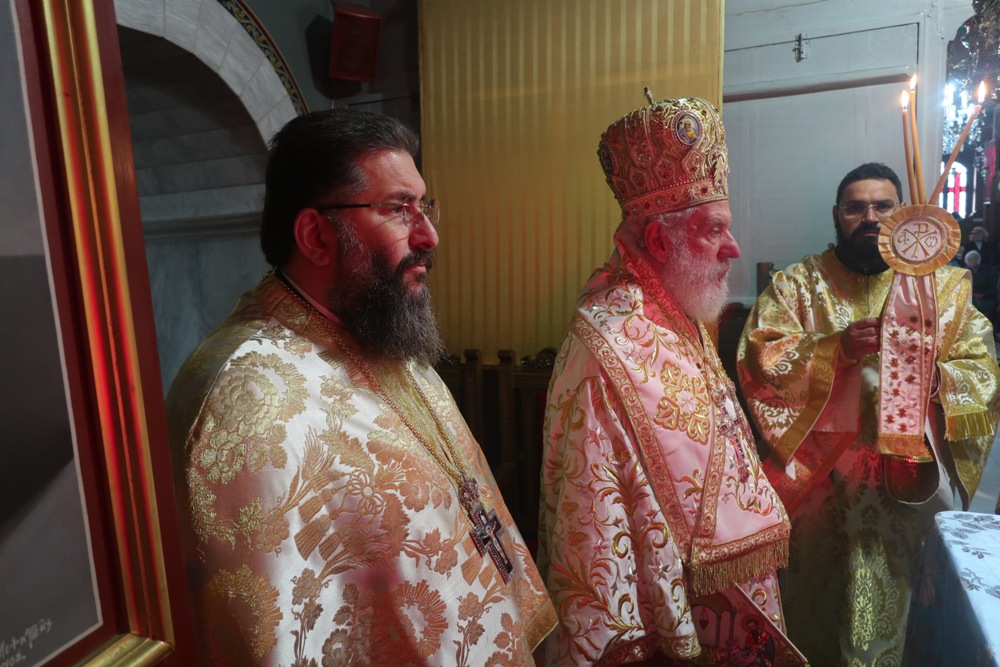 Δισαρχιερατική Θεία Λειτουργία στη Σύρο για τον Εφέσου Χρυσόστομο - μια φωτογραφία 7