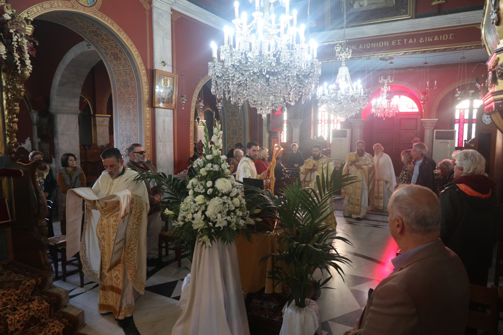 Δισαρχιερατική Θεία Λειτουργία στη Σύρο για τον Εφέσου Χρυσόστομο - μια φωτογραφία 9