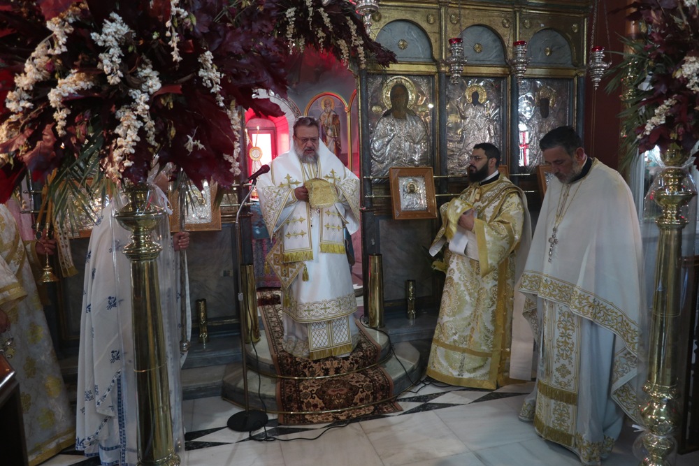 Δισαρχιερατική Θεία Λειτουργία στη Σύρο για τον Εφέσου Χρυσόστομο - μια φωτογραφία 10