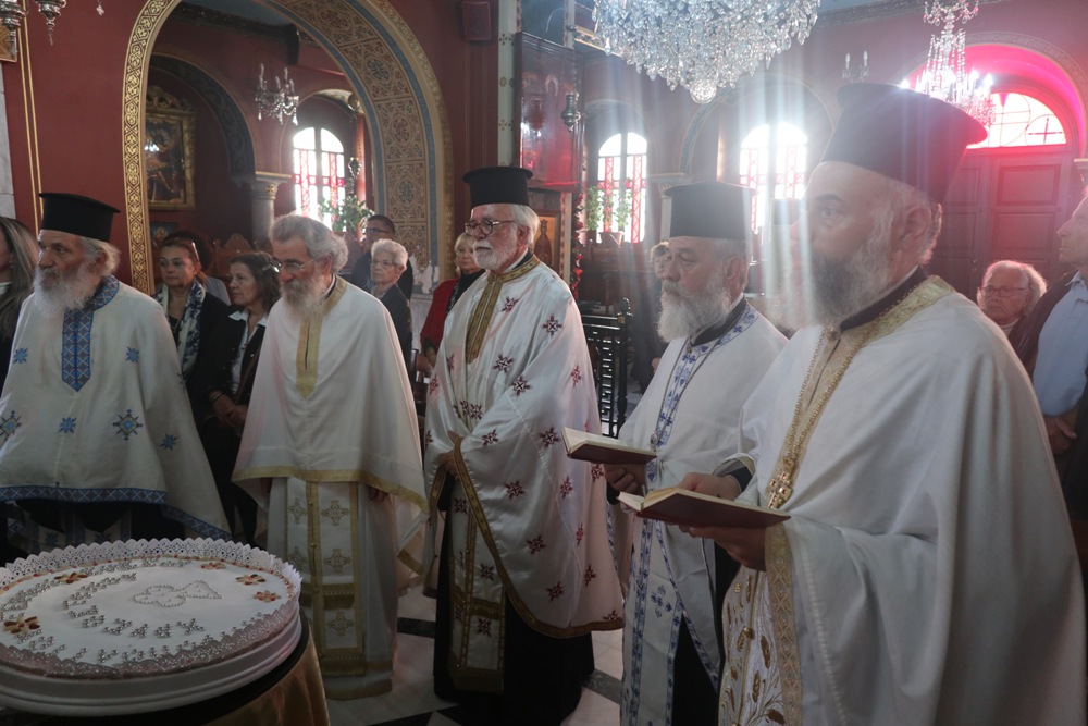 Δισαρχιερατική Θεία Λειτουργία στη Σύρο για τον Εφέσου Χρυσόστομο - μια φωτογραφία 13