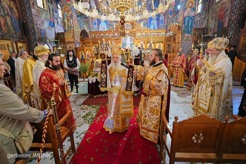 Πολυαρχιερατικό συλλείτουργο τελέστηκε στο Ρέθυμνο για την Παναγία Σουμελά - μια φωτογραφία 1