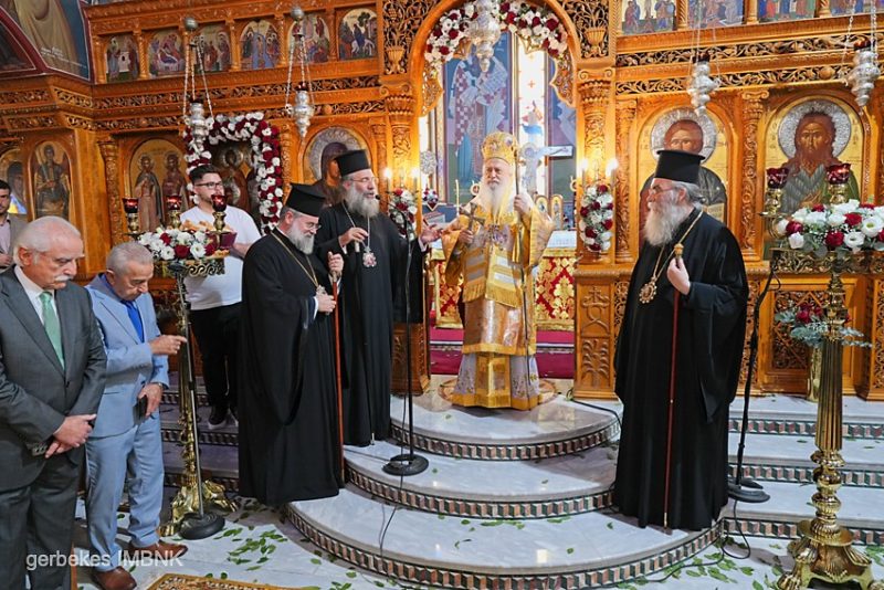 Πολυαρχιερατικό συλλείτουργο τελέστηκε στο Ρέθυμνο για την Παναγία Σουμελά - μια φωτογραφία 3