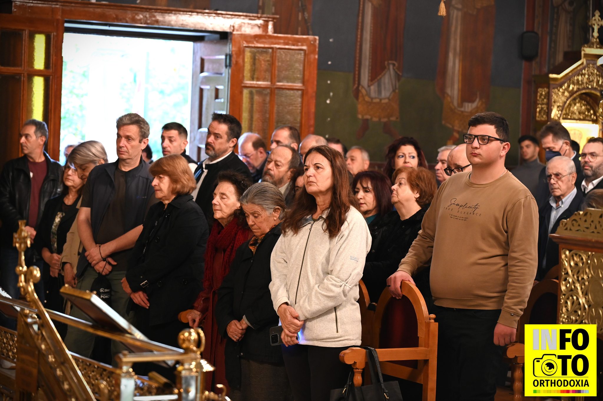 Τελέστηκε Αρχιερατική Θεία Λειτουργία στον Άγιο Δημήτριο Αμπελοκήπων - μια φωτογραφία 3