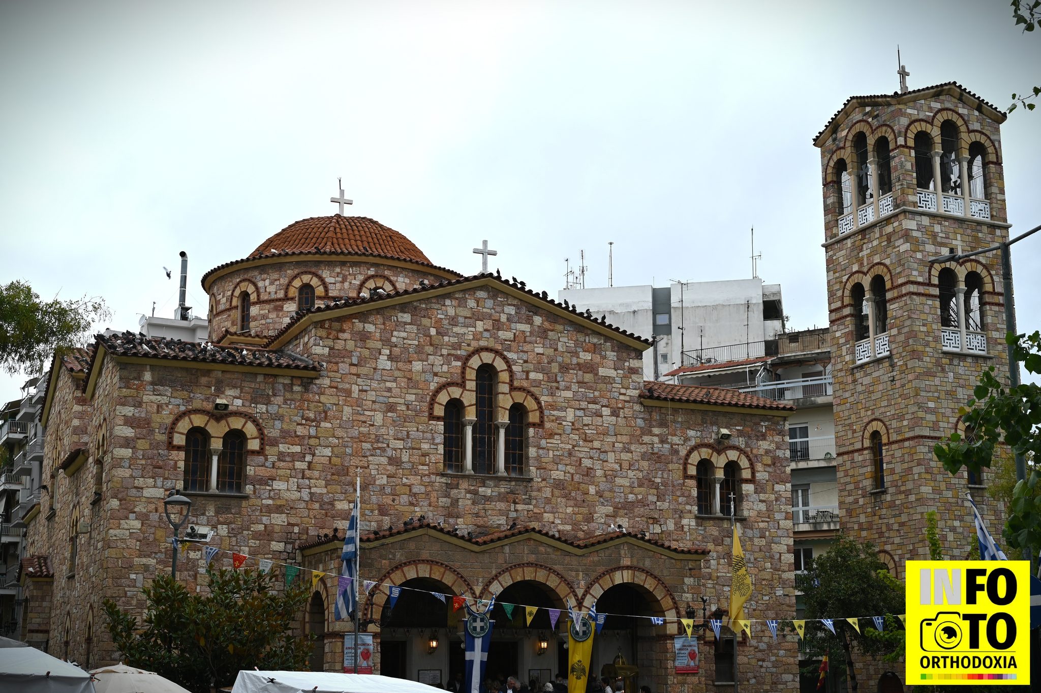 Τελέστηκε Αρχιερατική Θεία Λειτουργία στον Άγιο Δημήτριο Αμπελοκήπων - μια φωτογραφία 5