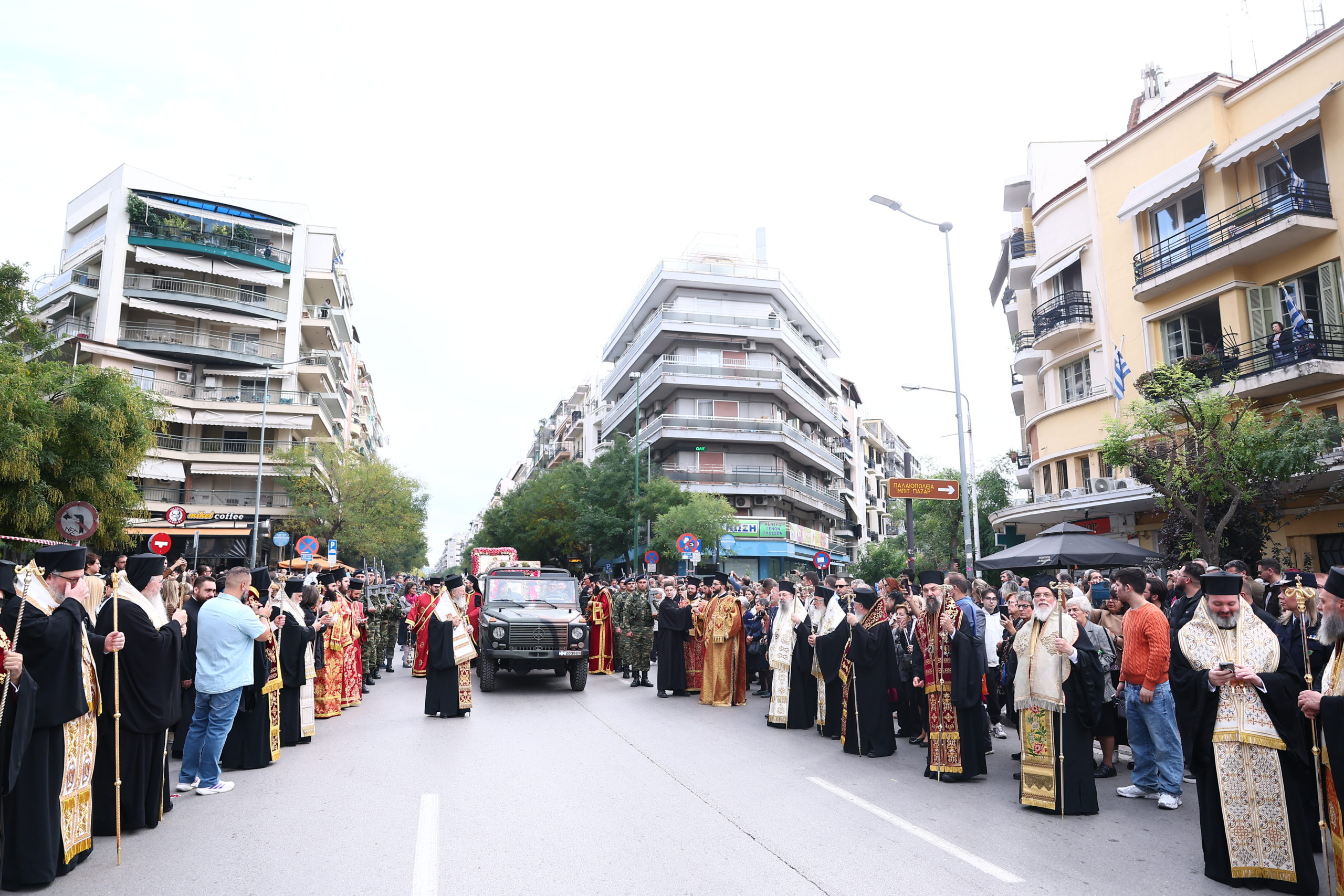 Λιτανεία των σεβασμάτων του Αγίου Δημητρίου πραγματοποιήθηκε στη Θεσσαλονίκη - μια φωτογραφία 1