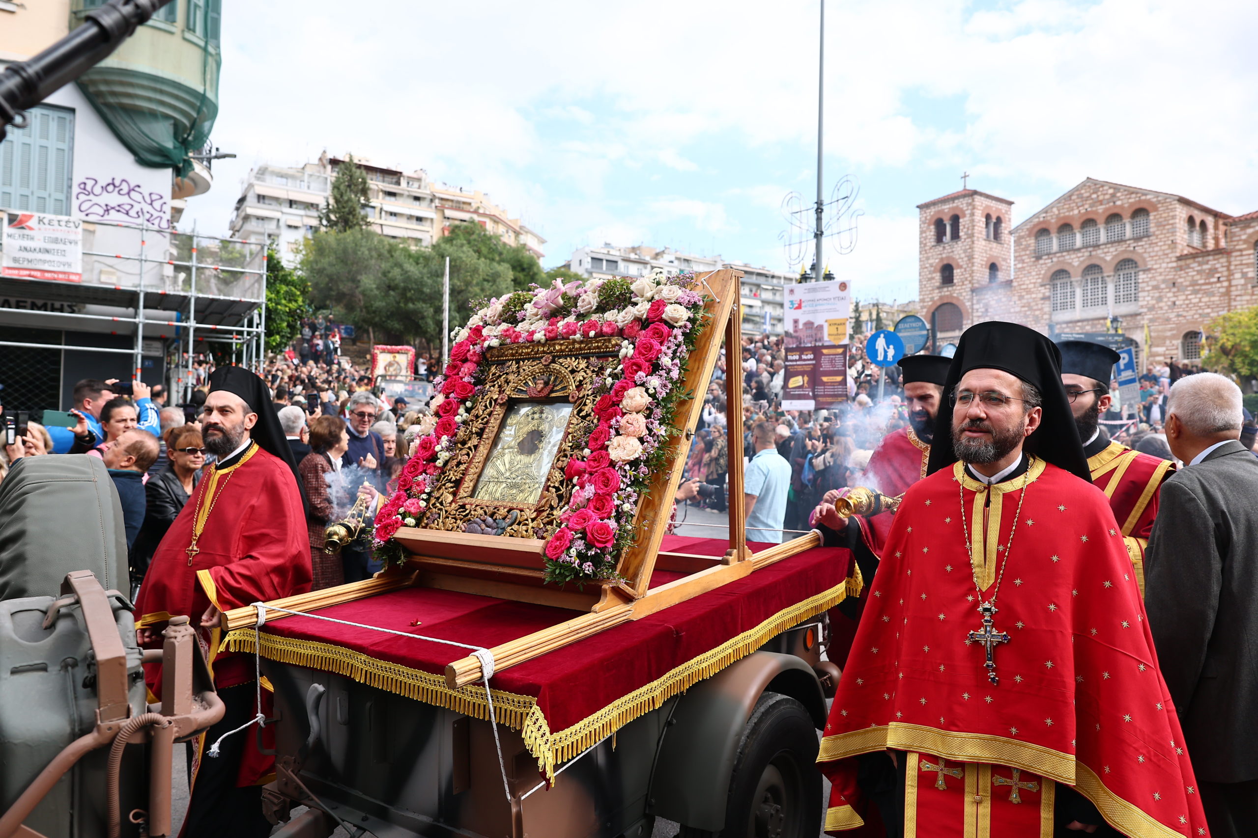 Λιτανεία των σεβασμάτων του Αγίου Δημητρίου πραγματοποιήθηκε στη Θεσσαλονίκη - μια φωτογραφία 2