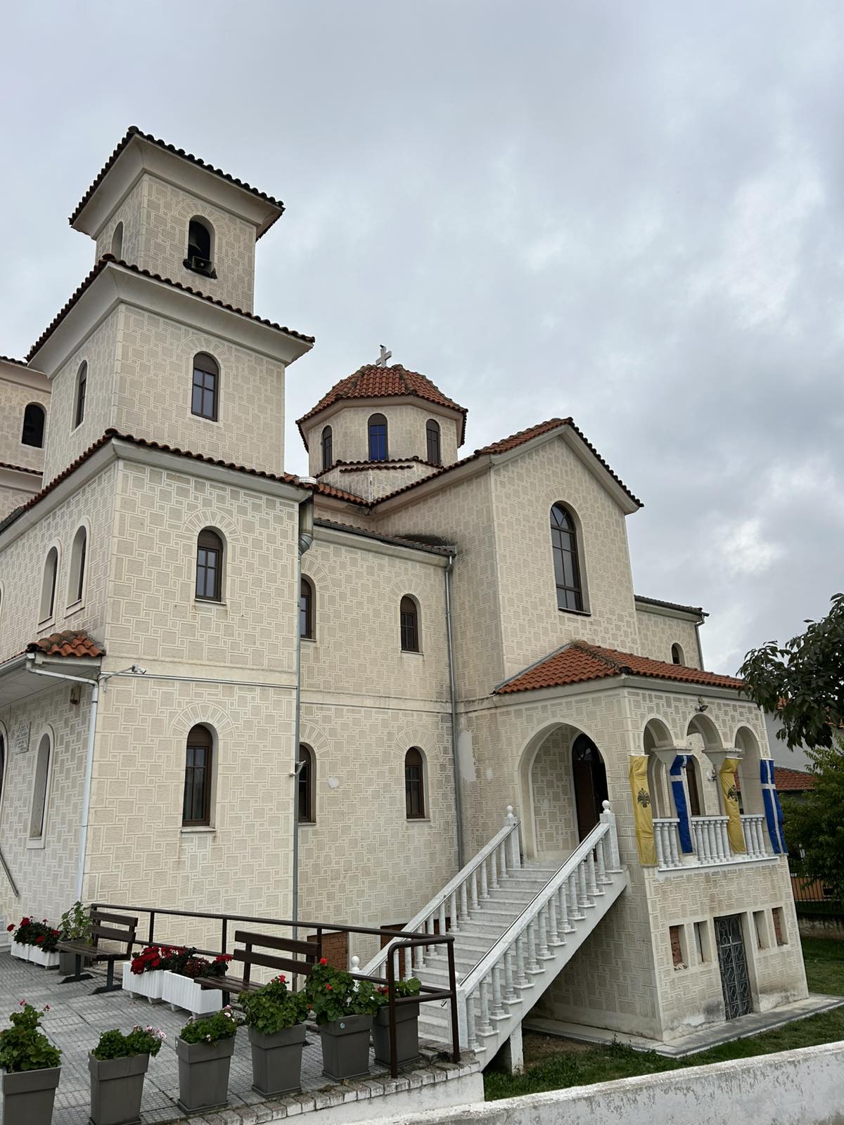 Χειροτονία πρεσβυτέρου στον πανηγυρίζοντα Ναό Αγίου Δημητρίου Φλώρινας - μια φωτογραφία 2