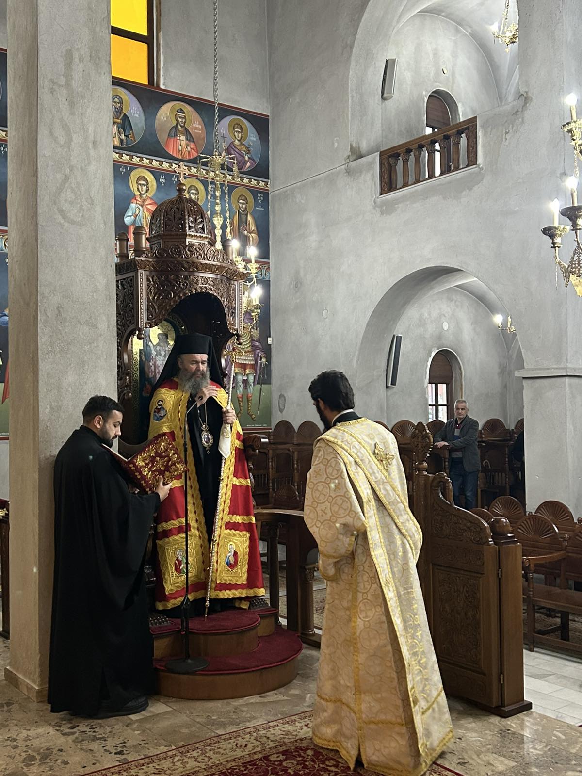 Χειροτονία πρεσβυτέρου στον πανηγυρίζοντα Ναό Αγίου Δημητρίου Φλώρινας - μια φωτογραφία 4