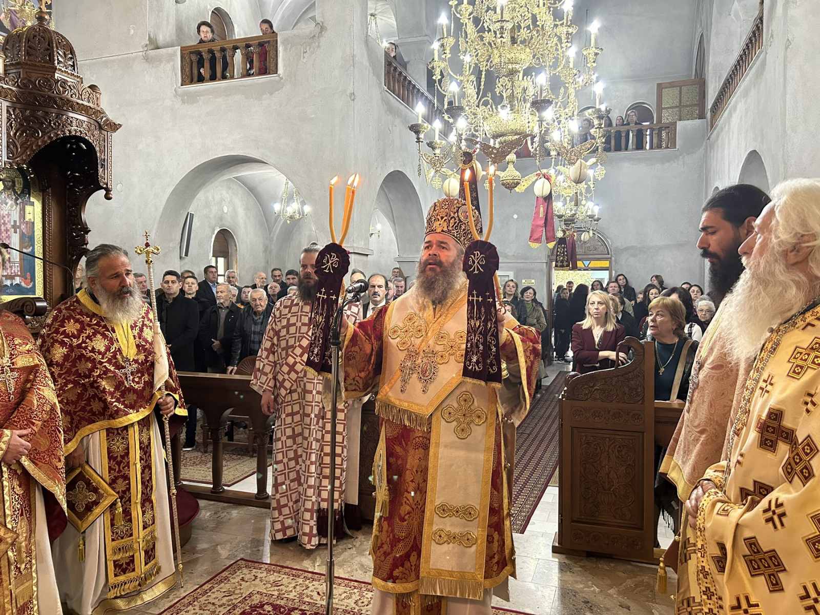 Χειροτονία πρεσβυτέρου στον πανηγυρίζοντα Ναό Αγίου Δημητρίου Φλώρινας - μια φωτογραφία 7