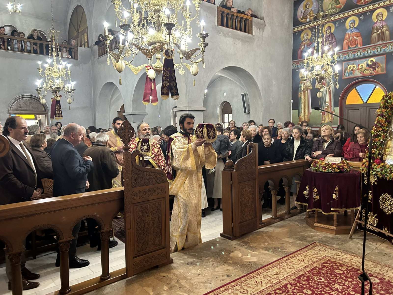 Χειροτονία πρεσβυτέρου στον πανηγυρίζοντα Ναό Αγίου Δημητρίου Φλώρινας - μια φωτογραφία 11