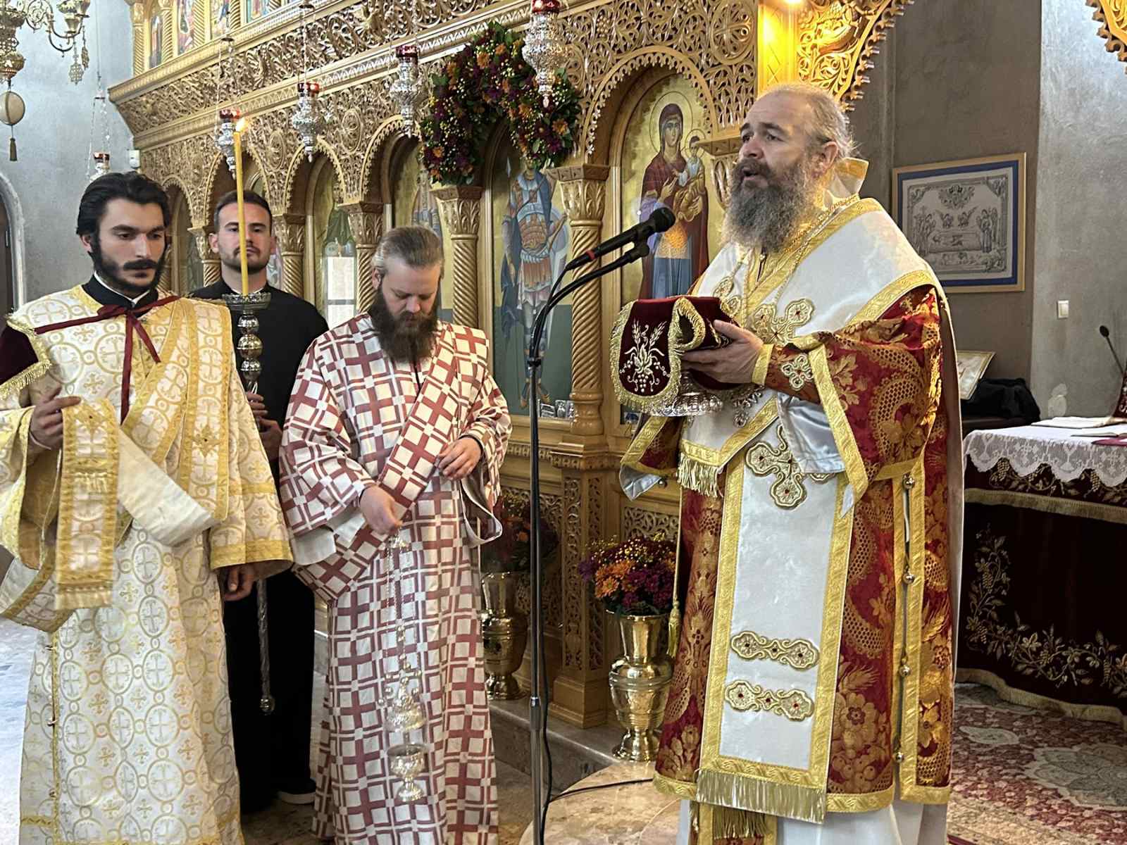 Χειροτονία πρεσβυτέρου στον πανηγυρίζοντα Ναό Αγίου Δημητρίου Φλώρινας - μια φωτογραφία 12