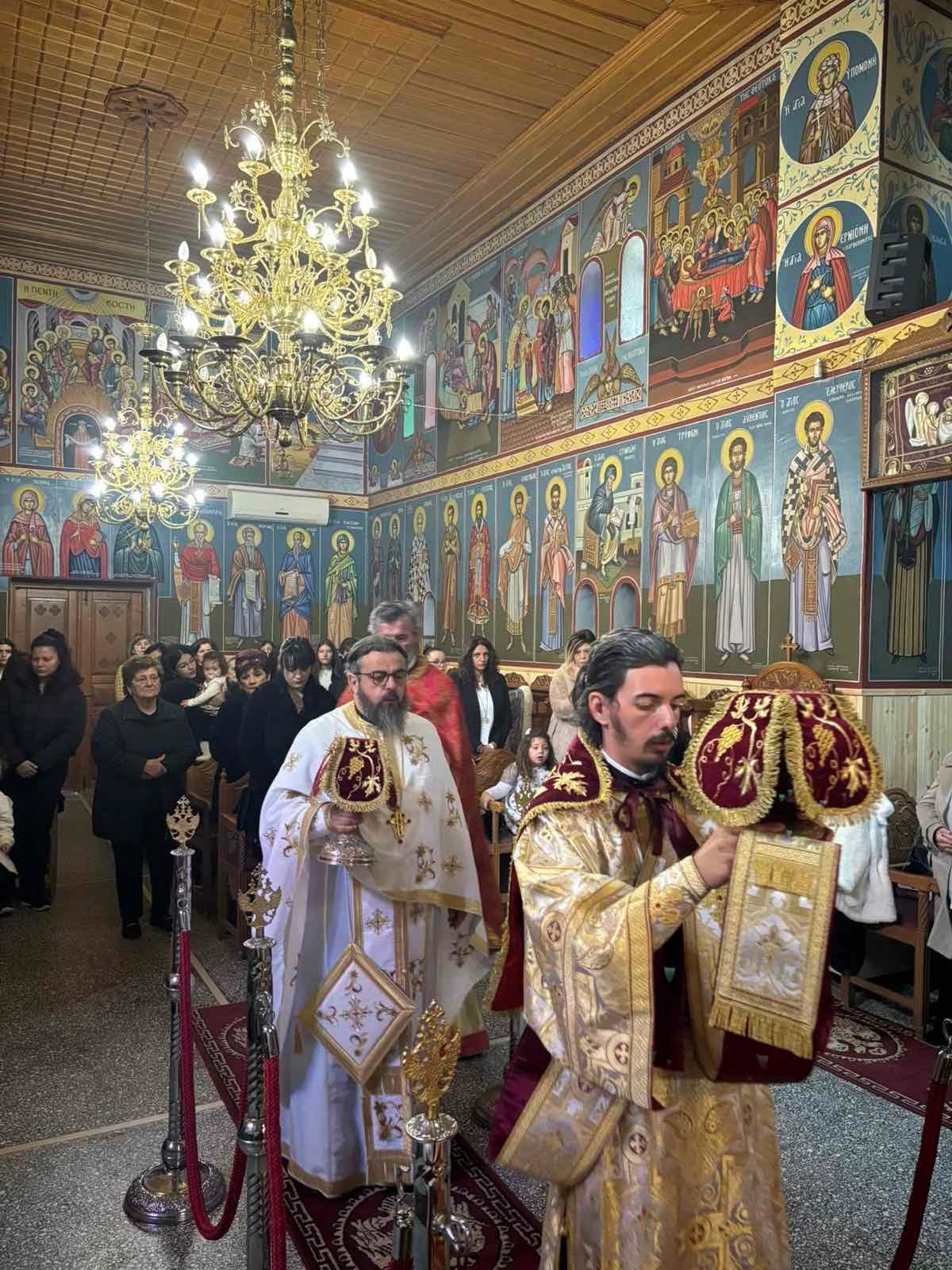 Η ΣΜΥΚ Βελλάς τίμησε στο Καλπάκι την Αγία Σκέπη - μια φωτογραφία 3